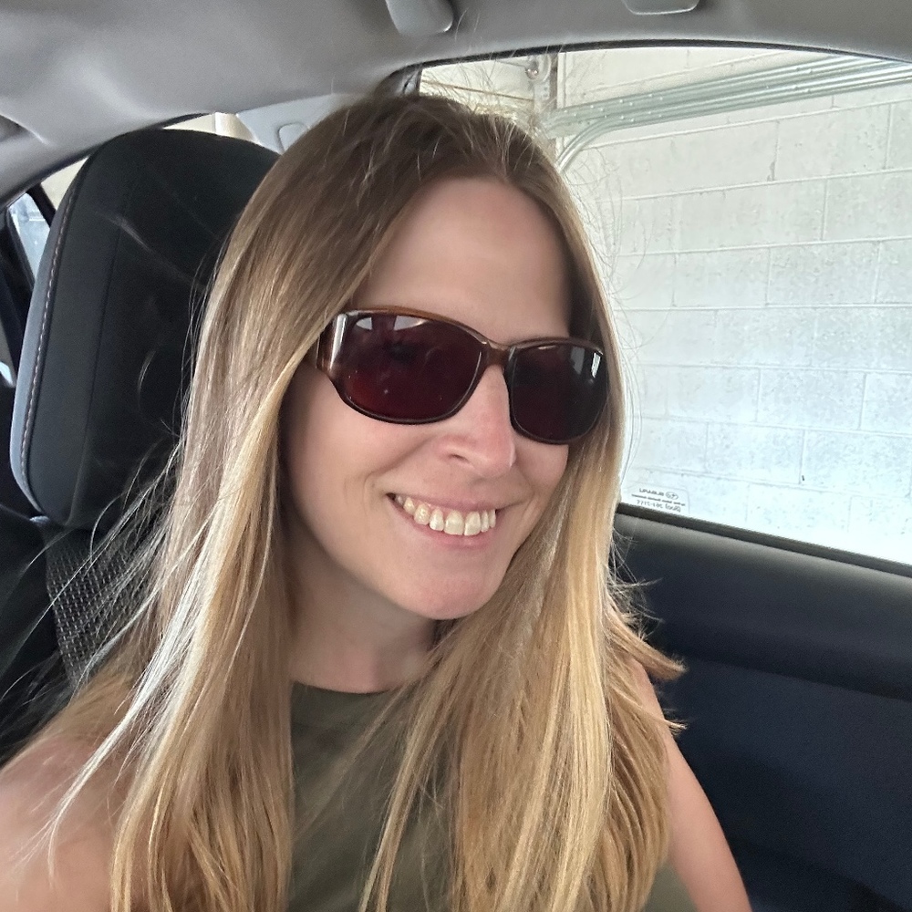 Meet your Posher, Jennifer
